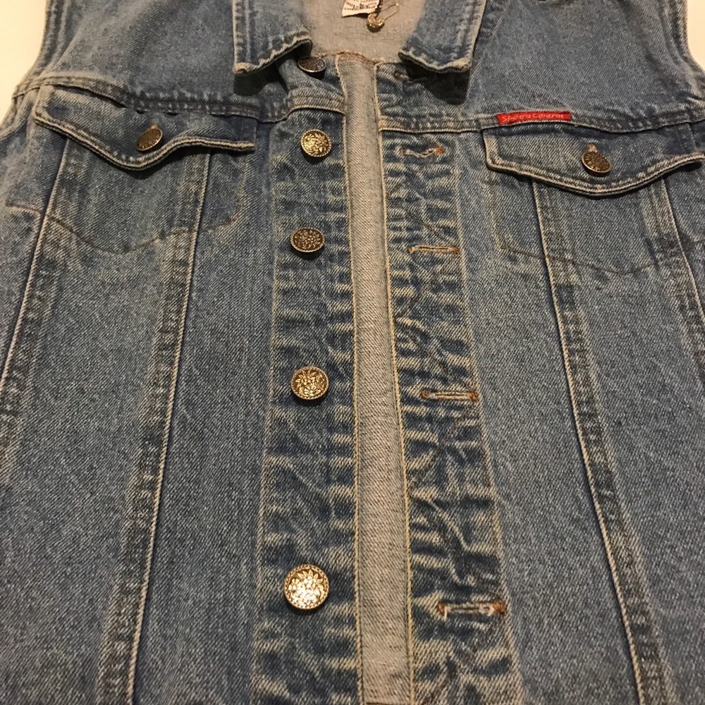 Denim Sleeveless Vest - Picture 2 of 9